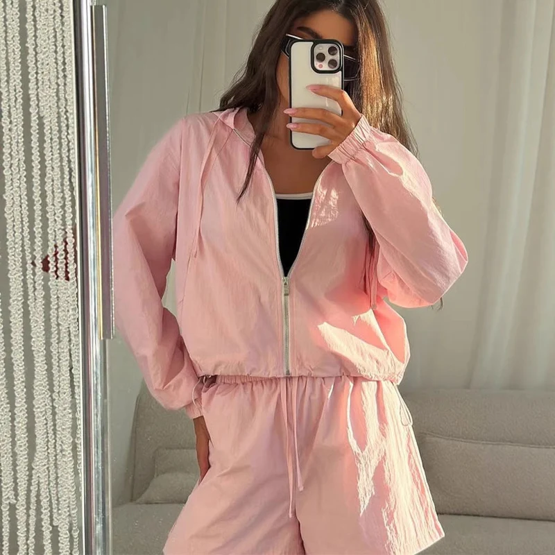 Damen lässiges Windbreaker-Set mit kurzen Hosen und Kapuze Nord Taschen