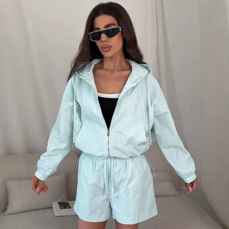 Damen lässiges Windbreaker-Set mit kurzen Hosen und Kapuze Nord Taschen