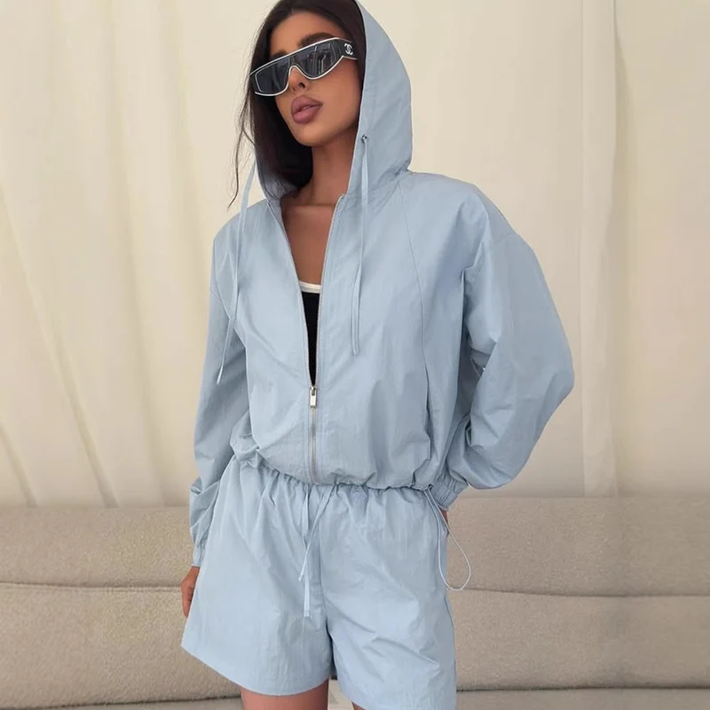 Damen lässiges Windbreaker-Set mit kurzen Hosen und Kapuze Nord Taschen