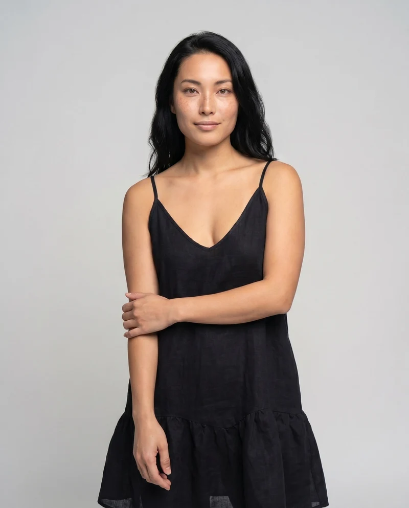 Damen sommerliches Strandkleid mit dekorativem Rüschenabschluss