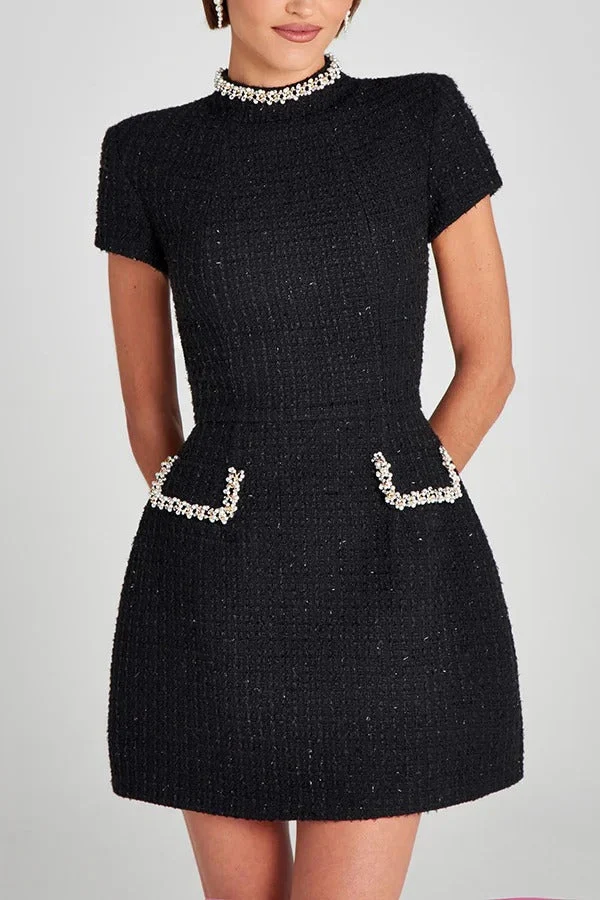 Exquisite und Verspielt Tweed Stoff Perlenbesatz Kurzarm Eingrifftaschen Mini Kleid