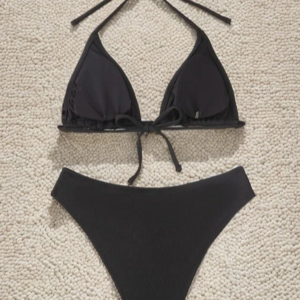 Damen Triangel-Bikini mit eleganter Schnittführung und verstellbaren Trägern