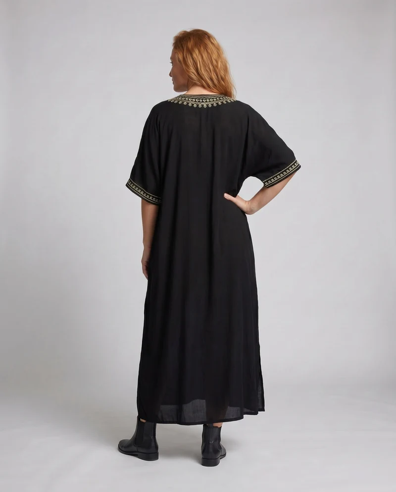 Damen Kaftan mit aufwendiger Bestickung