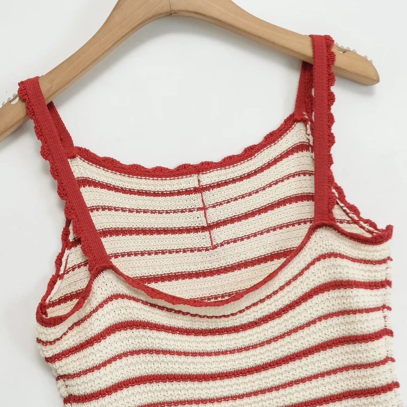 Damen leichtes Stricktop mit fröhlichem Streifenmuster und dekorativem Träger Schnitt Nord Taschen