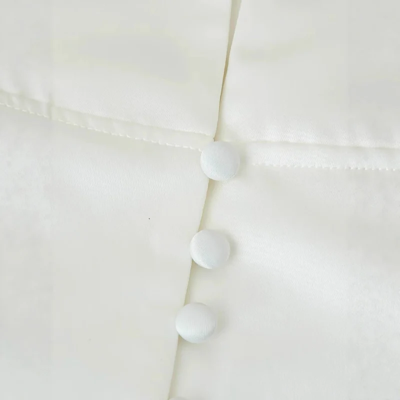 Damen elegante Blazerjacke mit modischem Stehkragen und dekorativen Knopfdetails Nord Taschen