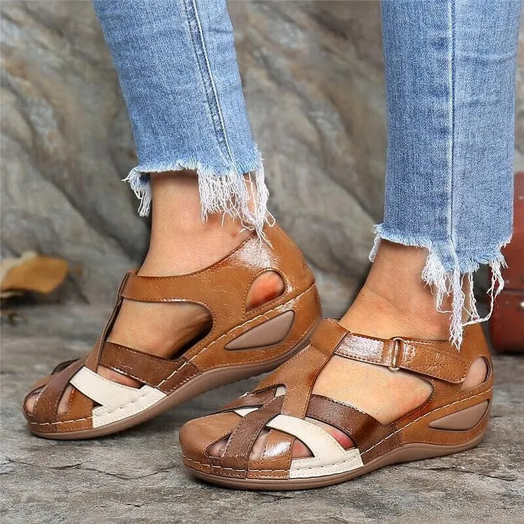Orthopädische Keilsandalen
