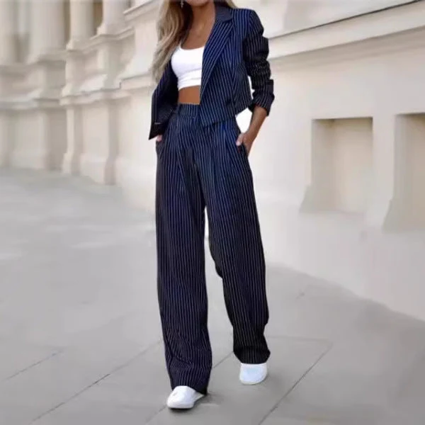 Damen modischer Blazer mit weit geschnittenen Hosen