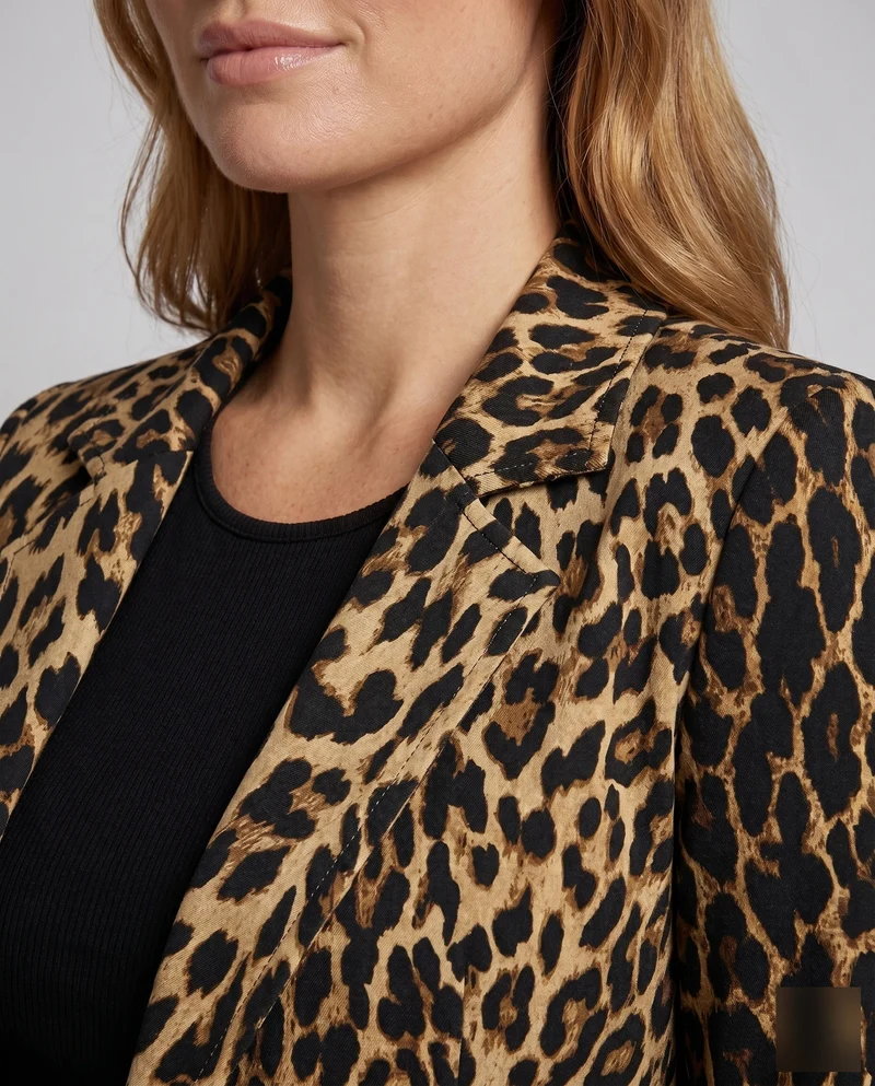 Damen Eleganter Blazer mit animalischem Muster und tailliertem Schnitt