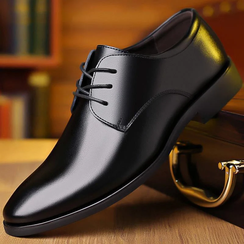 Herren Elegante Business Schnürschuhe mit hochglänzender Oberfläche und bequemer Innensohle