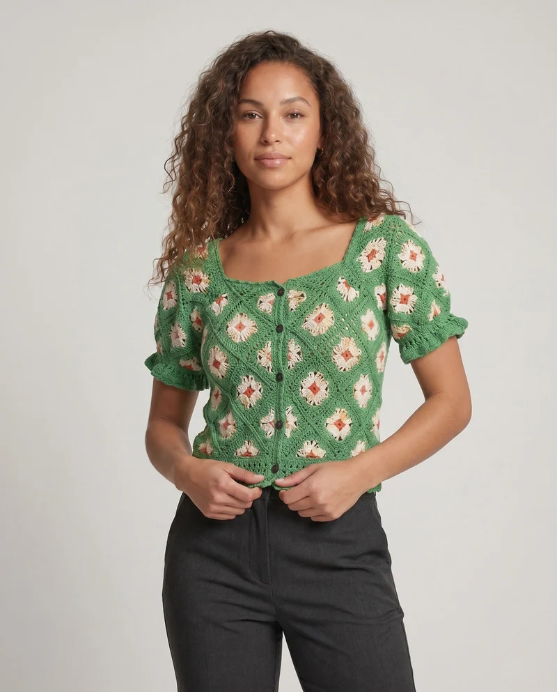 Damen Häkelbluse mit Knopfleiste und floralen Mustern