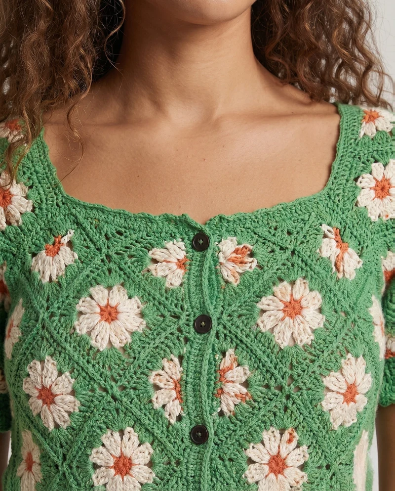 Damen Häkelbluse mit Knopfleiste und floralen Mustern
