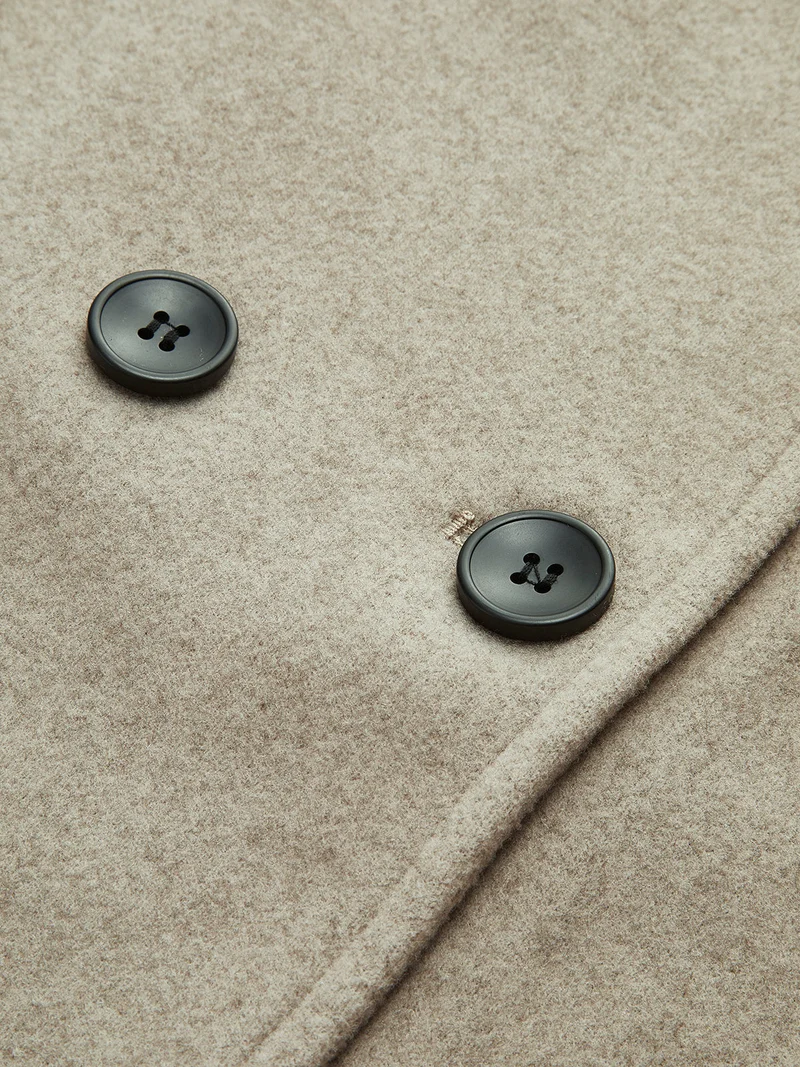 Button-Down-Jacke