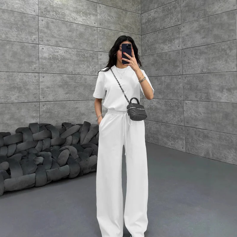 Damen Komfortabler und stilvoller Jumpsuit mit weitem Bein