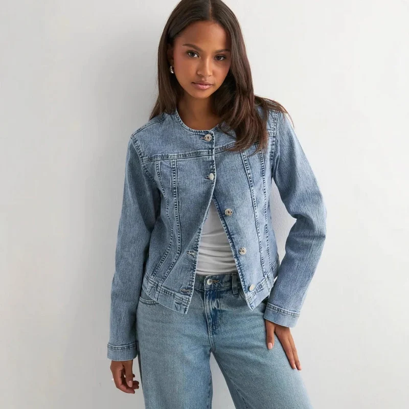 Damen zeitlose Denim-Jacke im modernen Schnitt