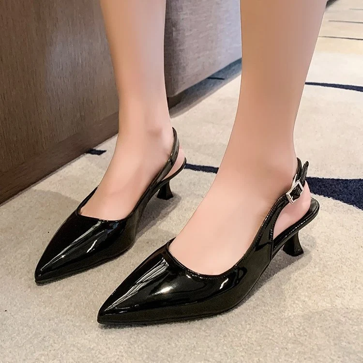Damen Slingback-Pumps mit spitzer Kappe und glänzender Oberfläche Nord Taschen