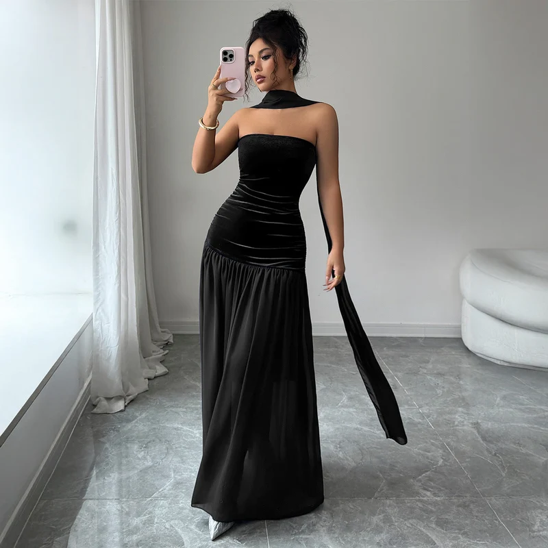 Damen Elegantes Abendkleid mit schulterfreiem Design und fließendem Rock Nord Taschen