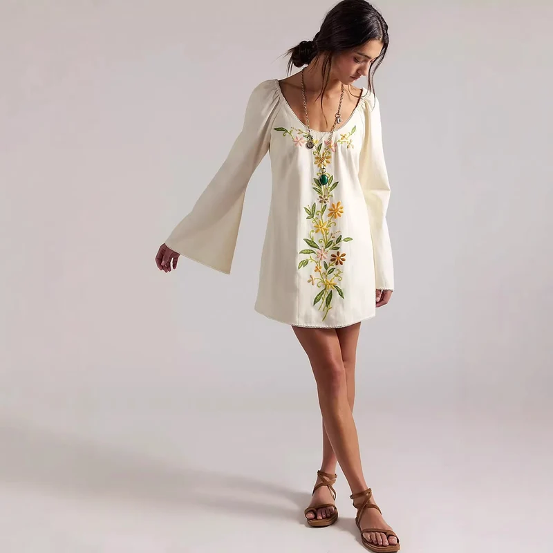 Damen Blusenkleid mit floralen Stickereien und weit ausgestellten Ärmeln Nord Taschen