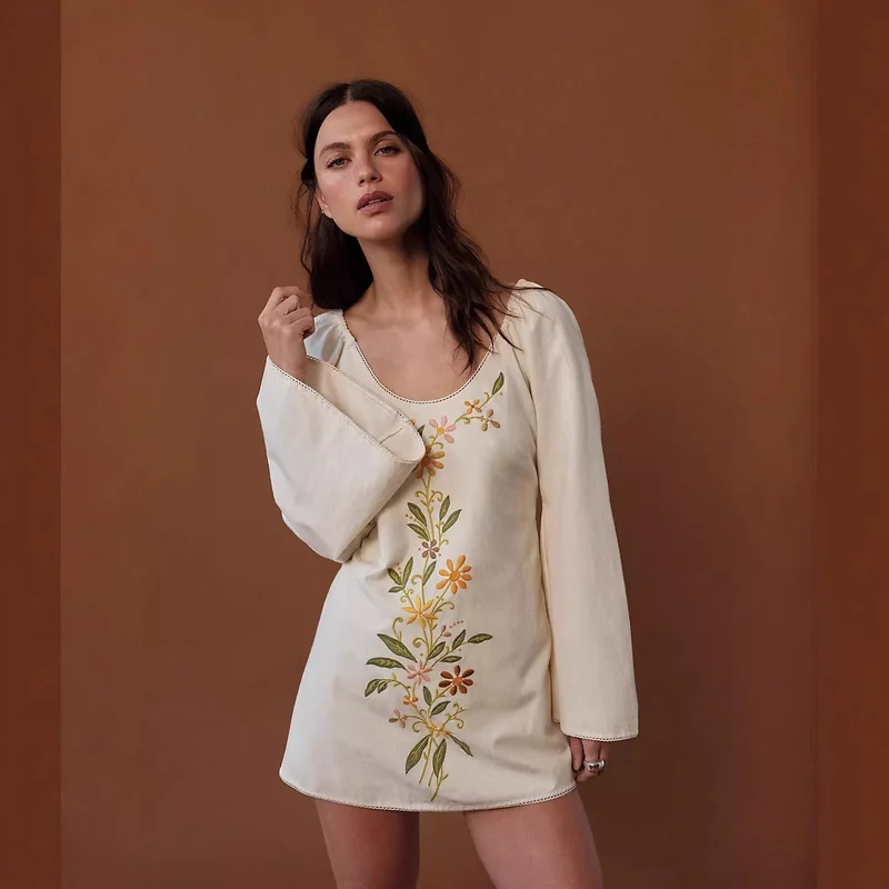 Damen Blusenkleid mit floralen Stickereien und weit ausgestellten Ärmeln Nord Taschen