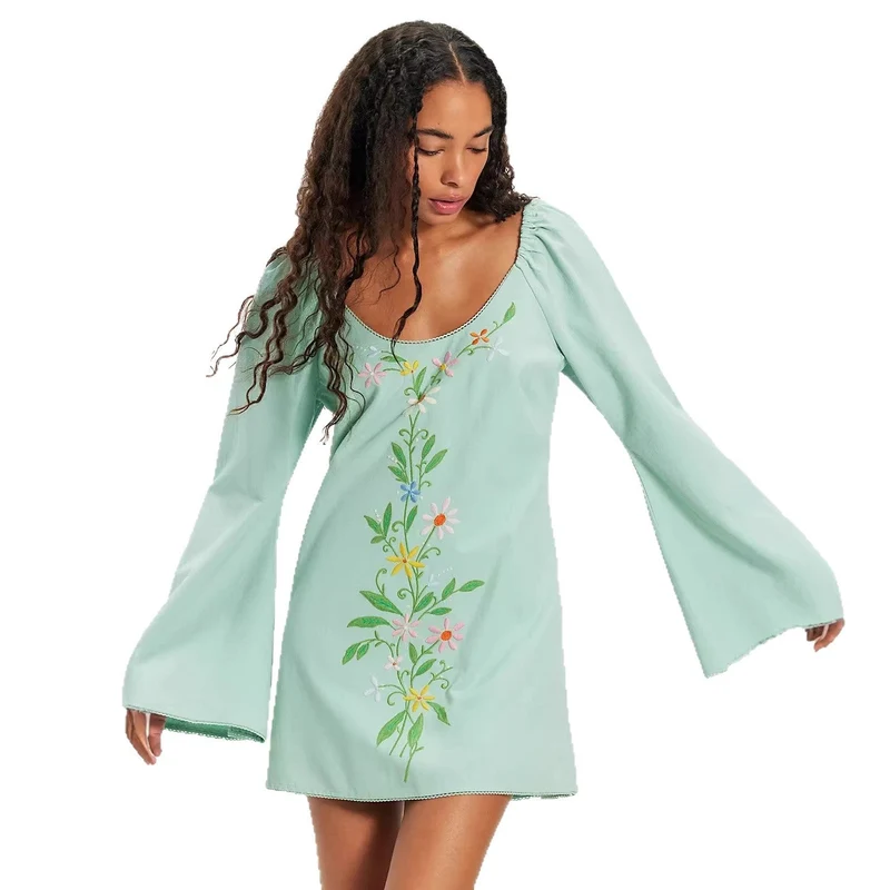 Damen Blusenkleid mit floralen Stickereien und weit ausgestellten Ärmeln Nord Taschen