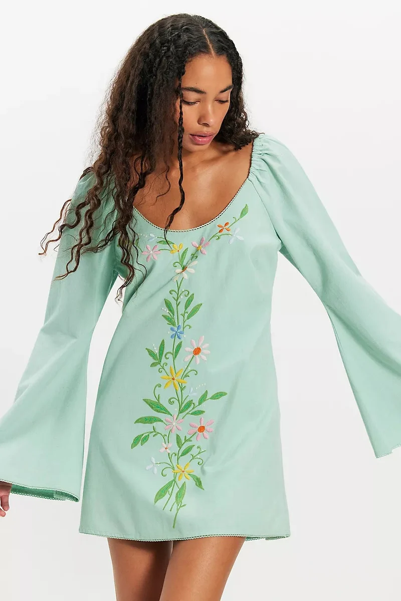 Damen Blusenkleid mit floralen Stickereien und weit ausgestellten Ärmeln Nord Taschen