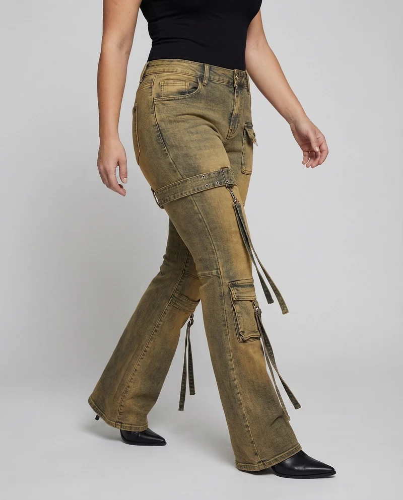 Damen Schlagjeans Cargo-Taschen Schnallen-Details