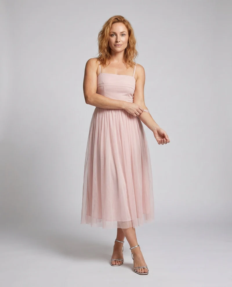 Damen Elegantes und fließendes Maxikleid mit schulterfreiem Design