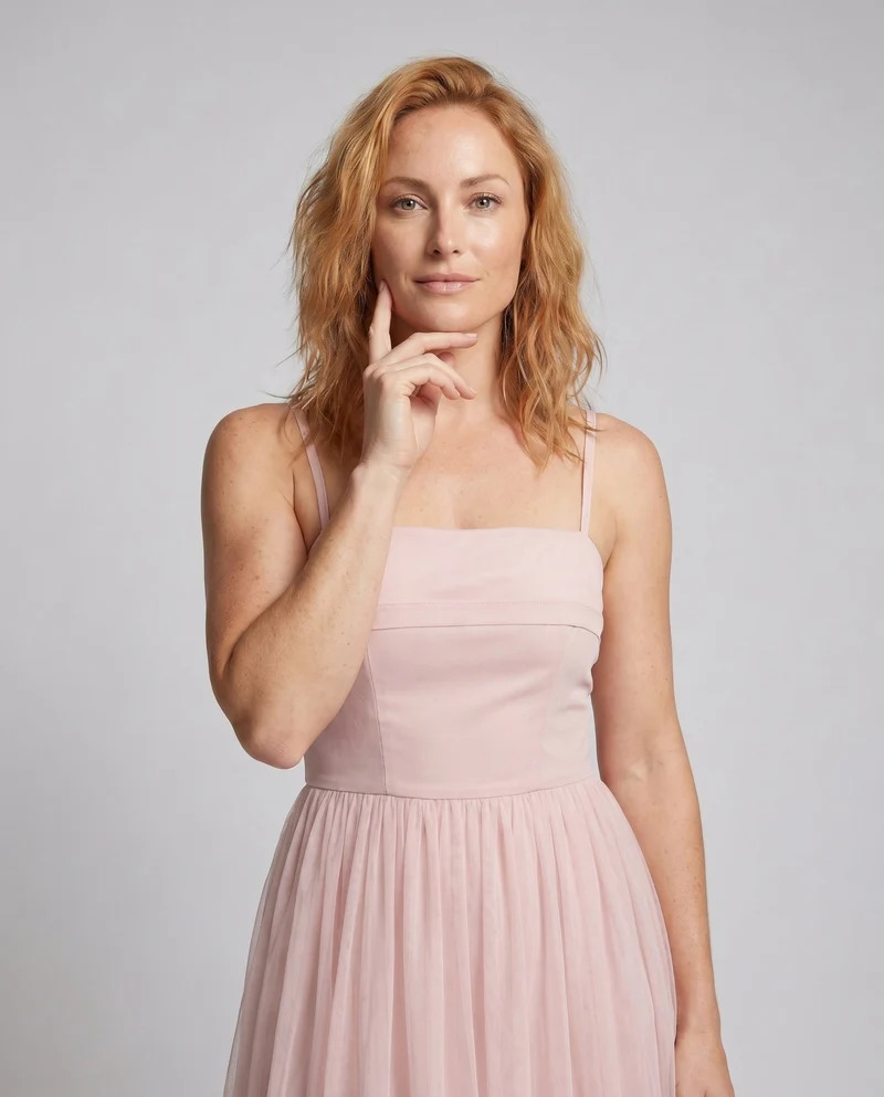 Damen Elegantes und fließendes Maxikleid mit schulterfreiem Design