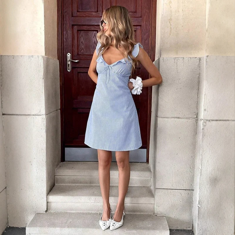 Damen Minikleid mit raffiniertem Rüschendesign und Streifenmuster Nord Taschen