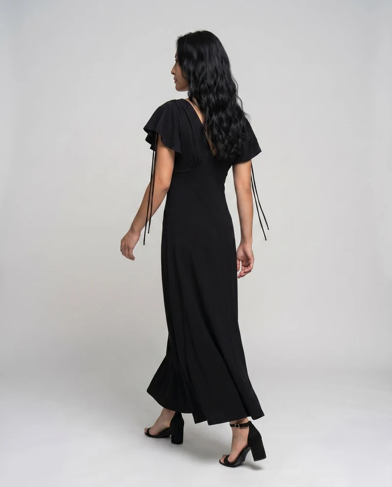 Damen Maxikleid mit voluminösen Rüschendetails und elegantem V-Ausschnitt