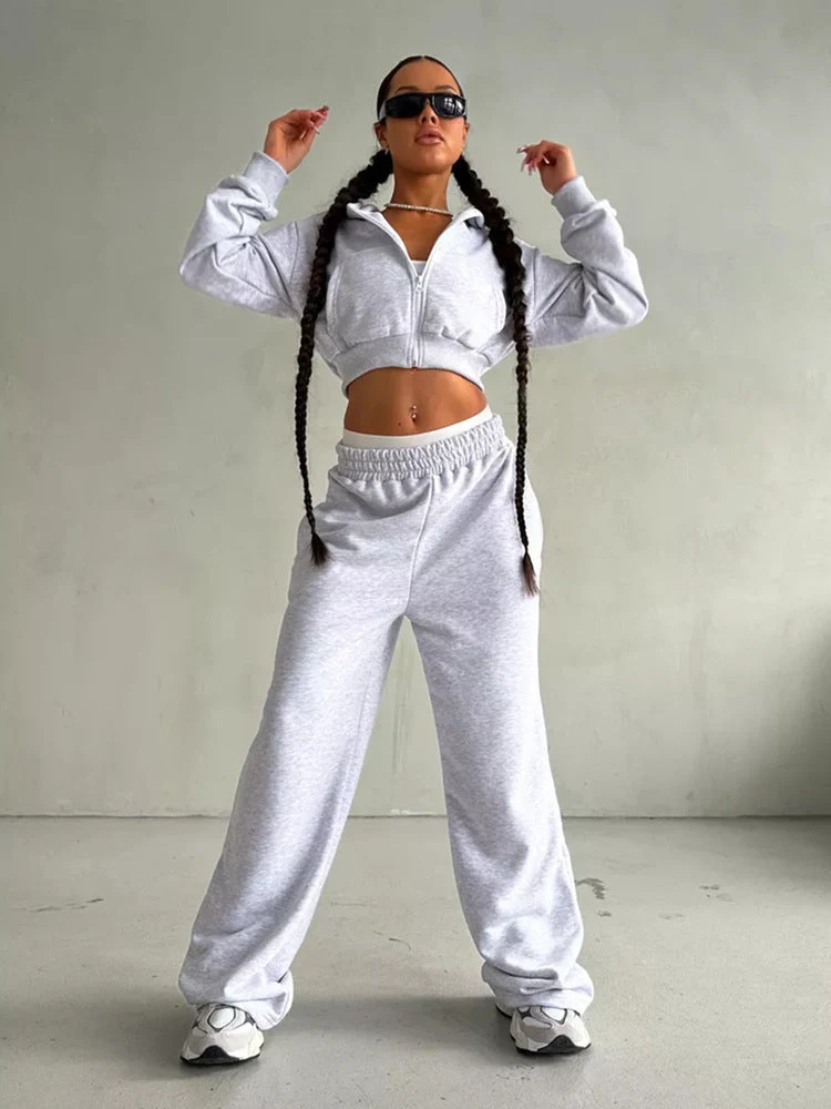 Damen moderner Cropped Hoodie und weite Jogginghose Set Nord Taschen