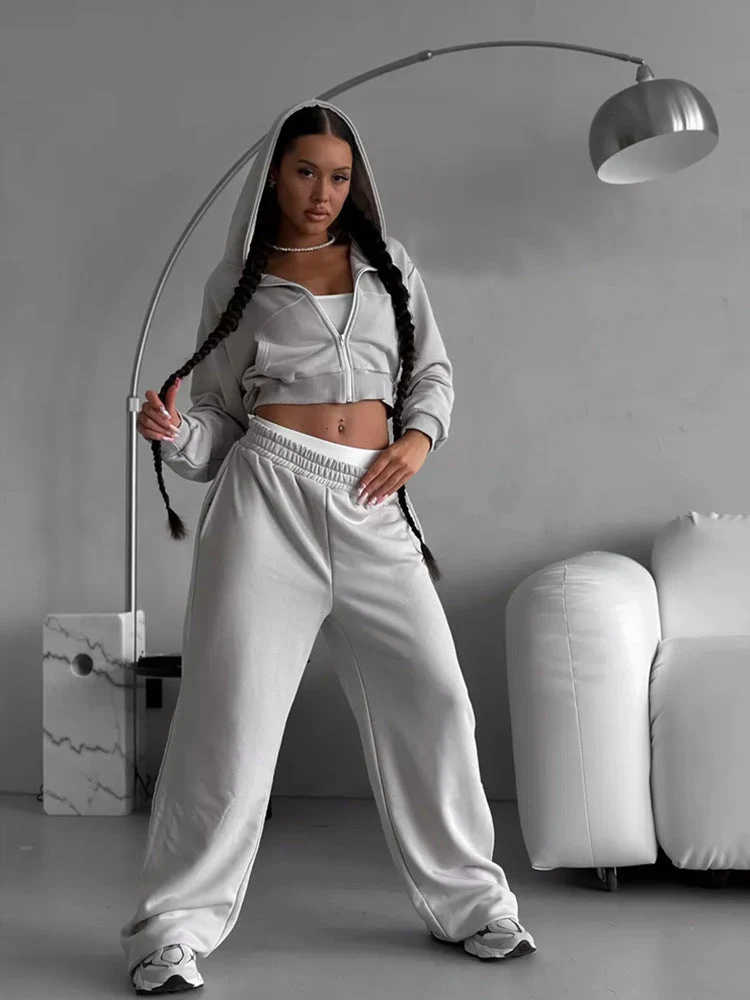 Damen moderner Cropped Hoodie und weite Jogginghose Set Nord Taschen