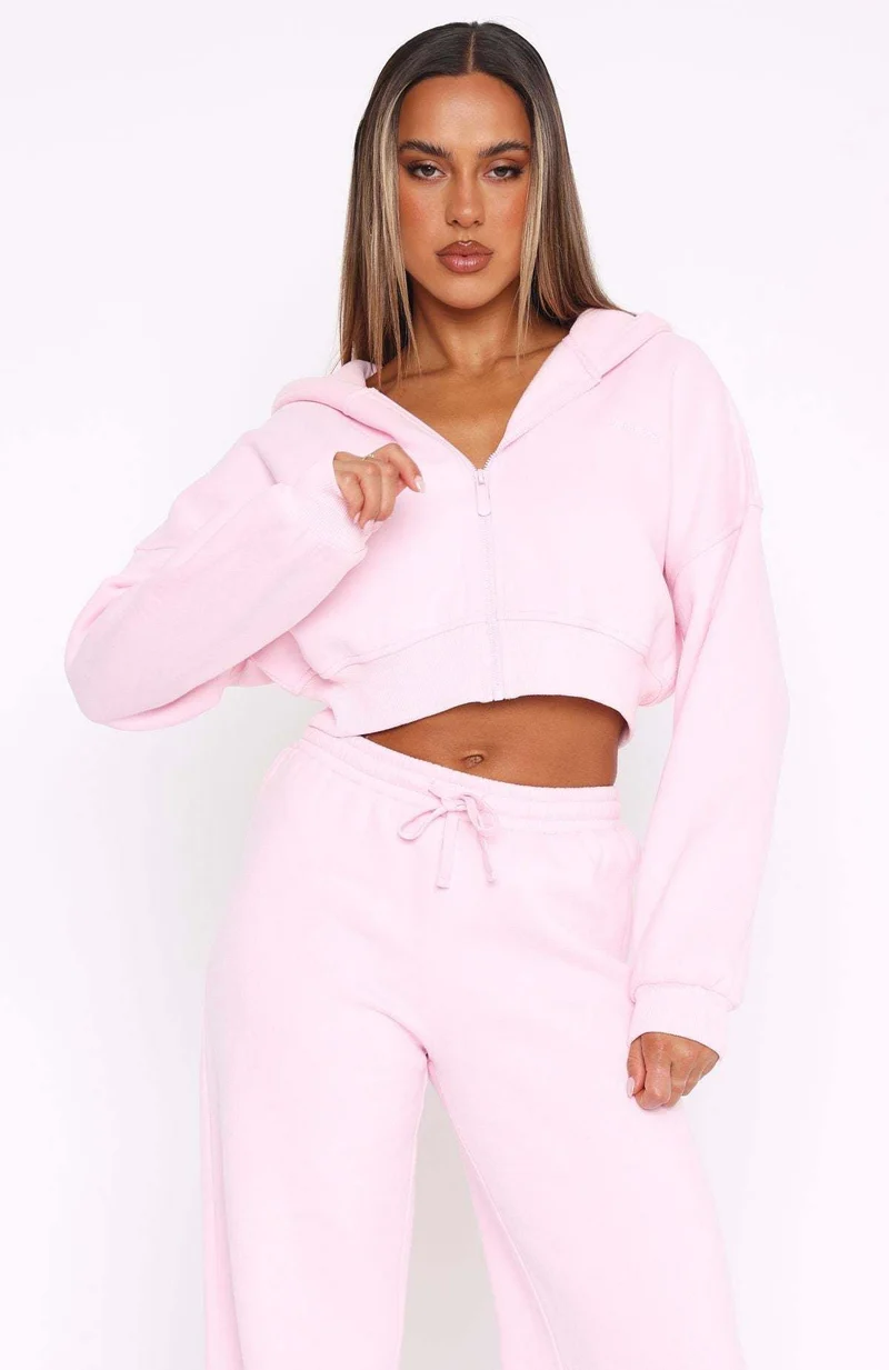 Damen moderner Cropped Hoodie und weite Jogginghose Set Nord Taschen