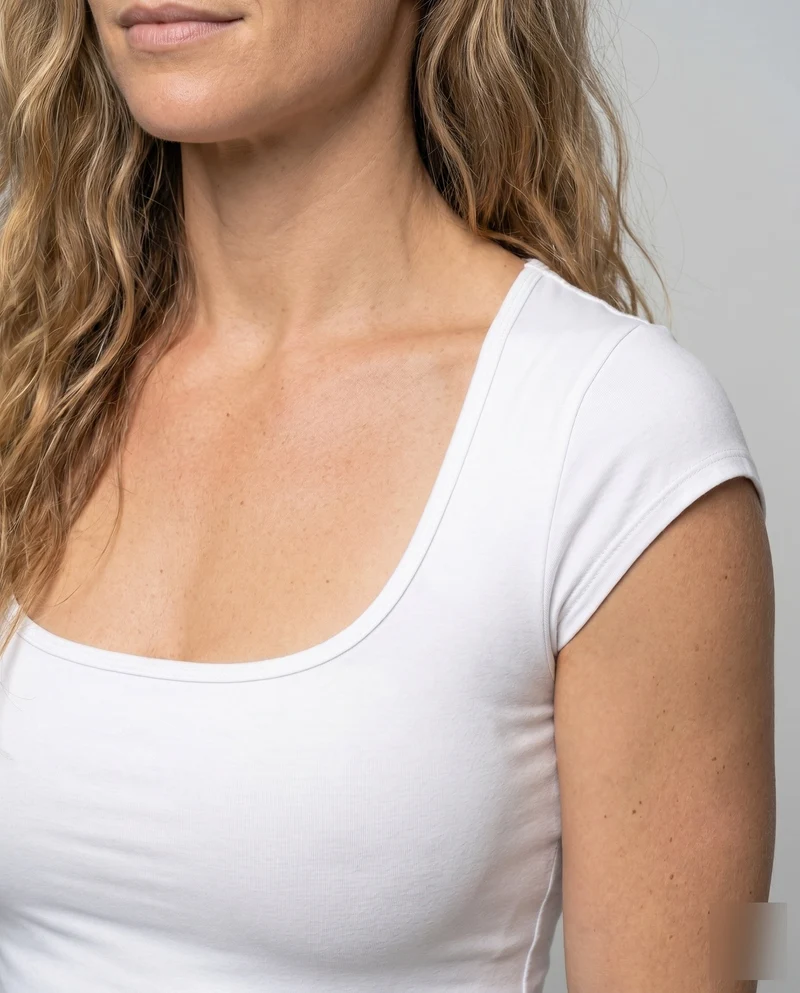 Damen figurbetontes T-Shirt mit elegantem Spitzensaum