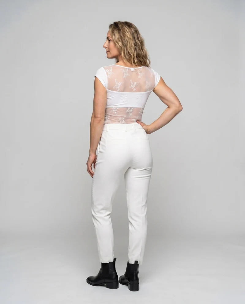 Damen figurbetontes T-Shirt mit elegantem Spitzensaum