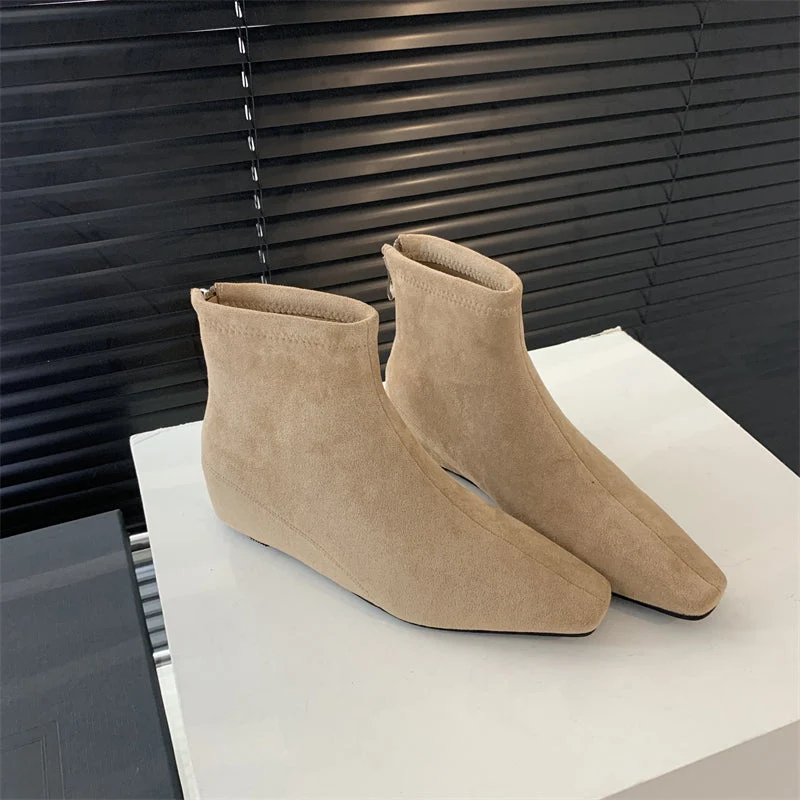 Damen modische Ankle Boots aus feinem Wildleder mit spitzem Schnitt und leichter Keilsohle