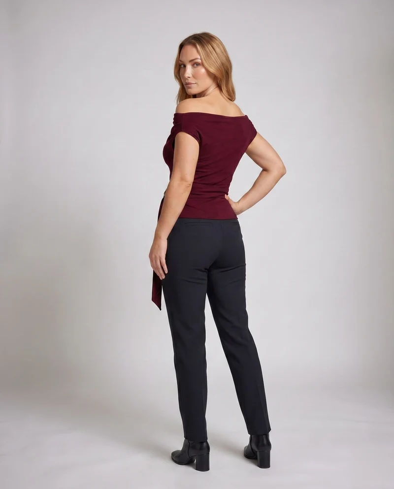 Damen Off-Shoulder Oberteil mit elegantem Kordelzug und modischem Schnallenakzent