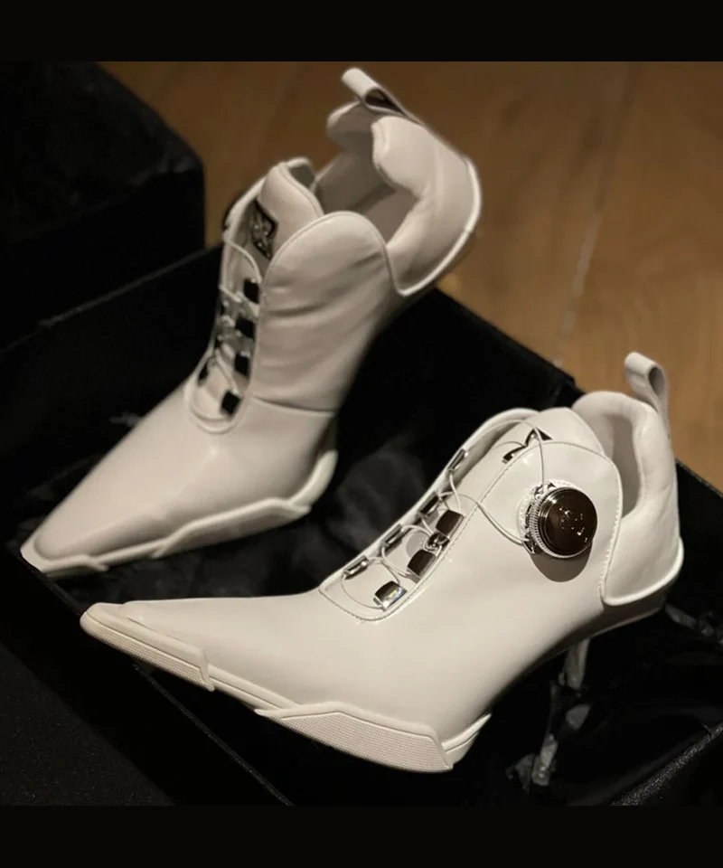 Damen High Heel Stiefel Mit Cut-Out und Spitzem Zeh Nord Taschen