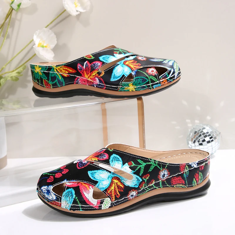 Damen Komfortable Clogs mit dekorativen floralen Stickereien Nord Taschen