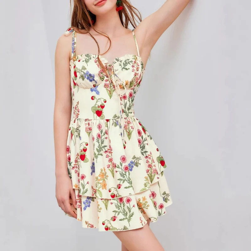 Damen Minikleid mit Blumenmuster und bordeauxfarbenem Unterrock Nord Taschen
