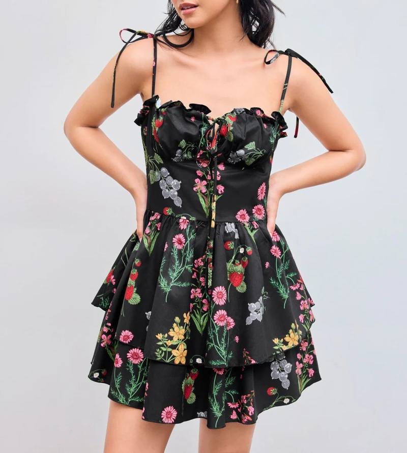 Damen Minikleid mit Blumenmuster und bordeauxfarbenem Unterrock Nord Taschen