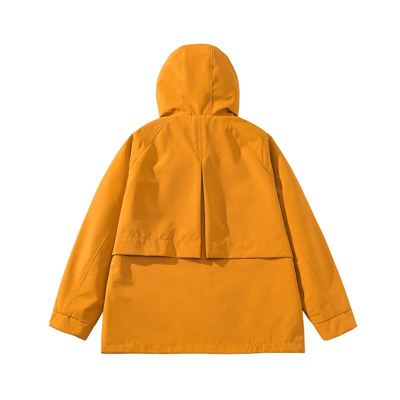 Damen technische Outdoor-Jacke mit verstellbarer Kapuze und großen Taschen