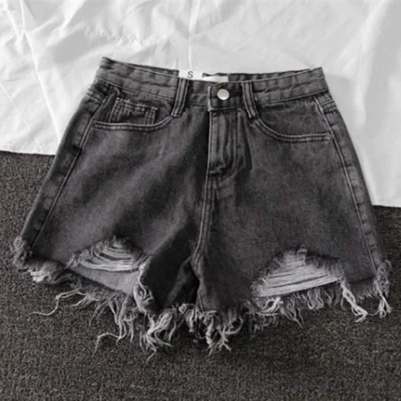 Damen Destroyed Denim Shorts mit hohem Bund und Fransensaum