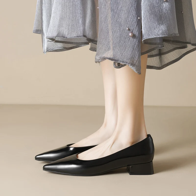 Damen elegante Ballerinas mit spitzem Zehenbereich und komfortablem Blockabsatz