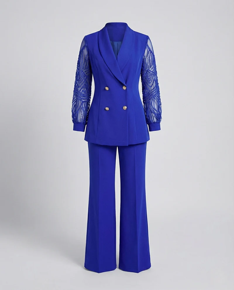 Damen Eleganter Hosenanzug mit Schalkragen und Spitzenärmeln
