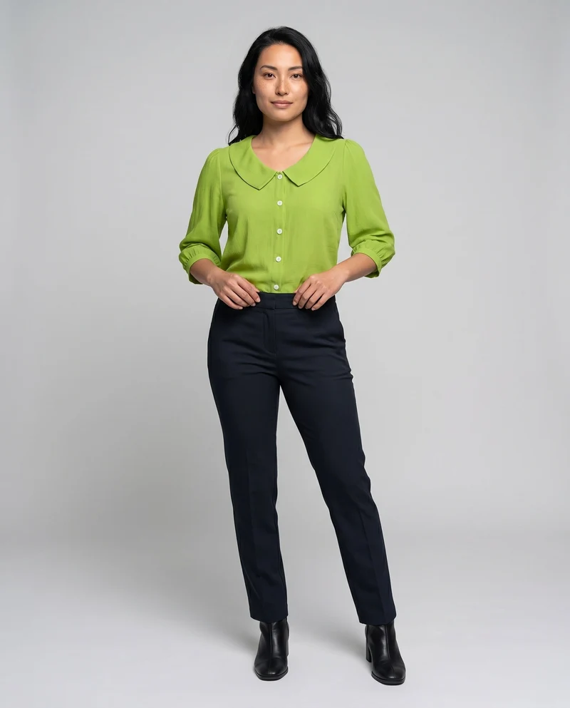 Damen Bluse mit weitem Kragen und kurzärmeligen Puffärmeln Nord Taschen