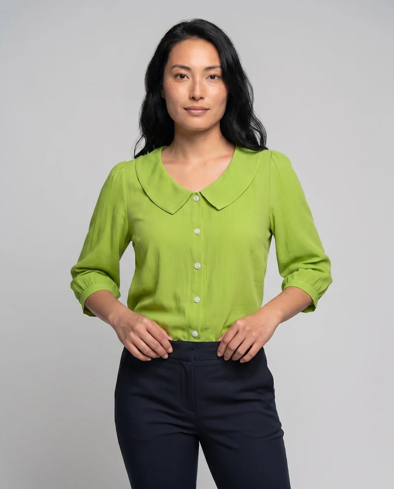 Damen Bluse mit weitem Kragen und kurzärmeligen Puffärmeln Nord Taschen