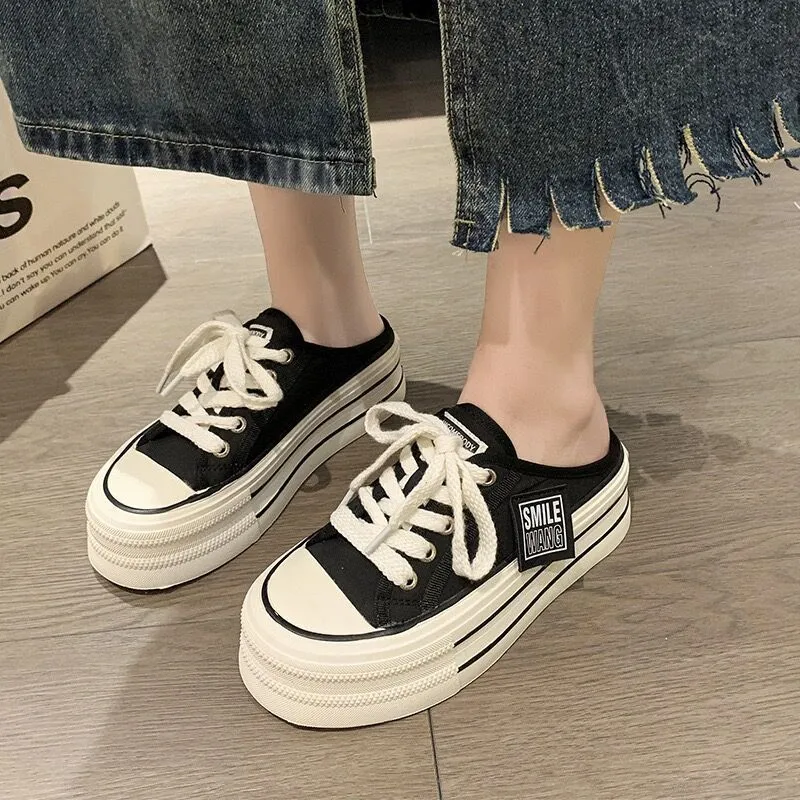 Damen Lässige Canvas-Sneaker mit strapazierfähigem Obermaterial und unverwechselbarem Design
