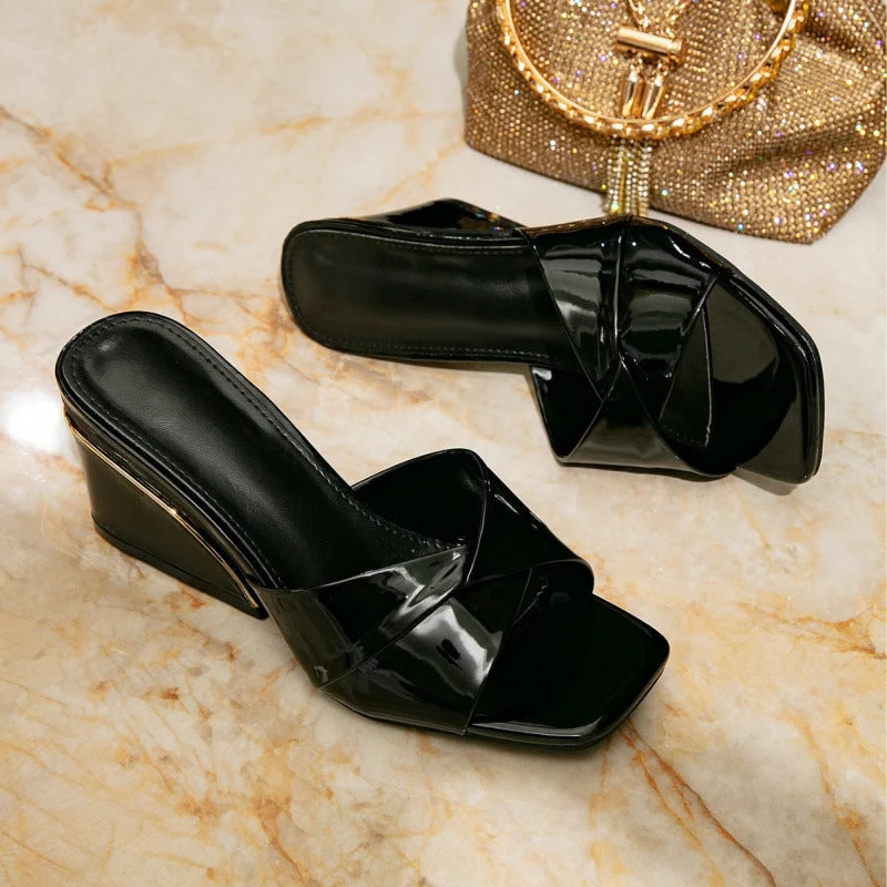 Damen Elegante Mules mit auffälligem Schlange-Design und stabilen Blockabsätzen Nord Taschen