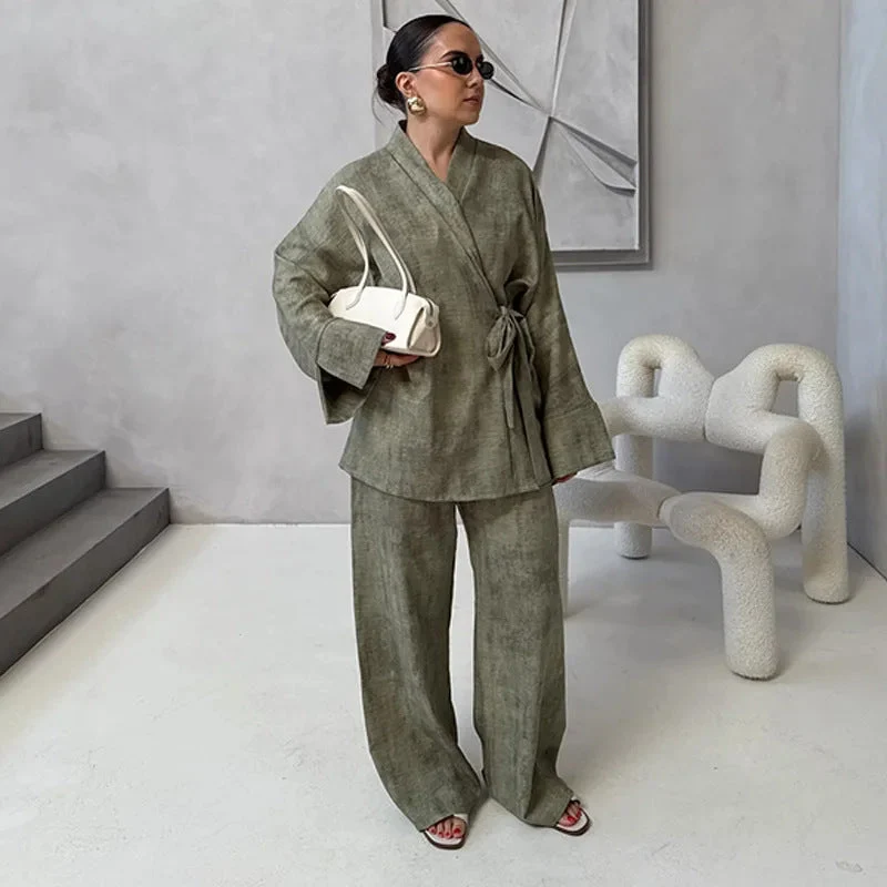 Damen Leichtes Loungewear Set mit Wickeljacke und weiten Haremshosen