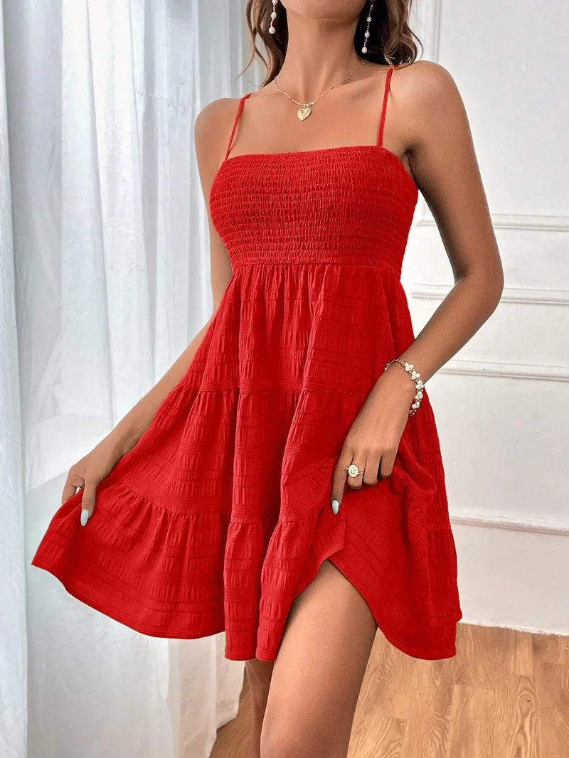 Damen Sommerliches Minikleid mit schmalen Trägern und Taillierung